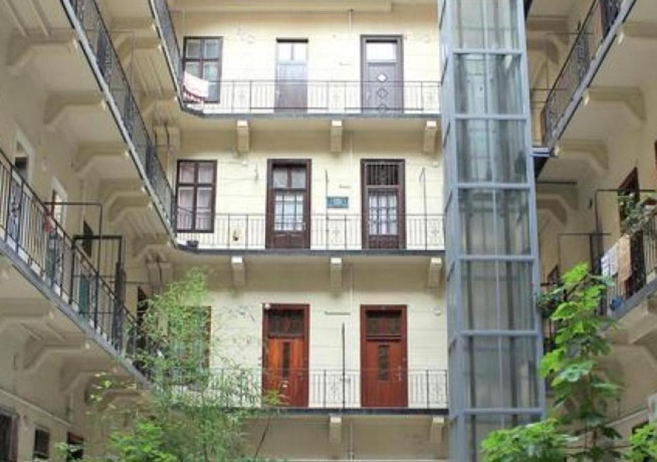 Lola Apartment Budapest Bagian luar foto
