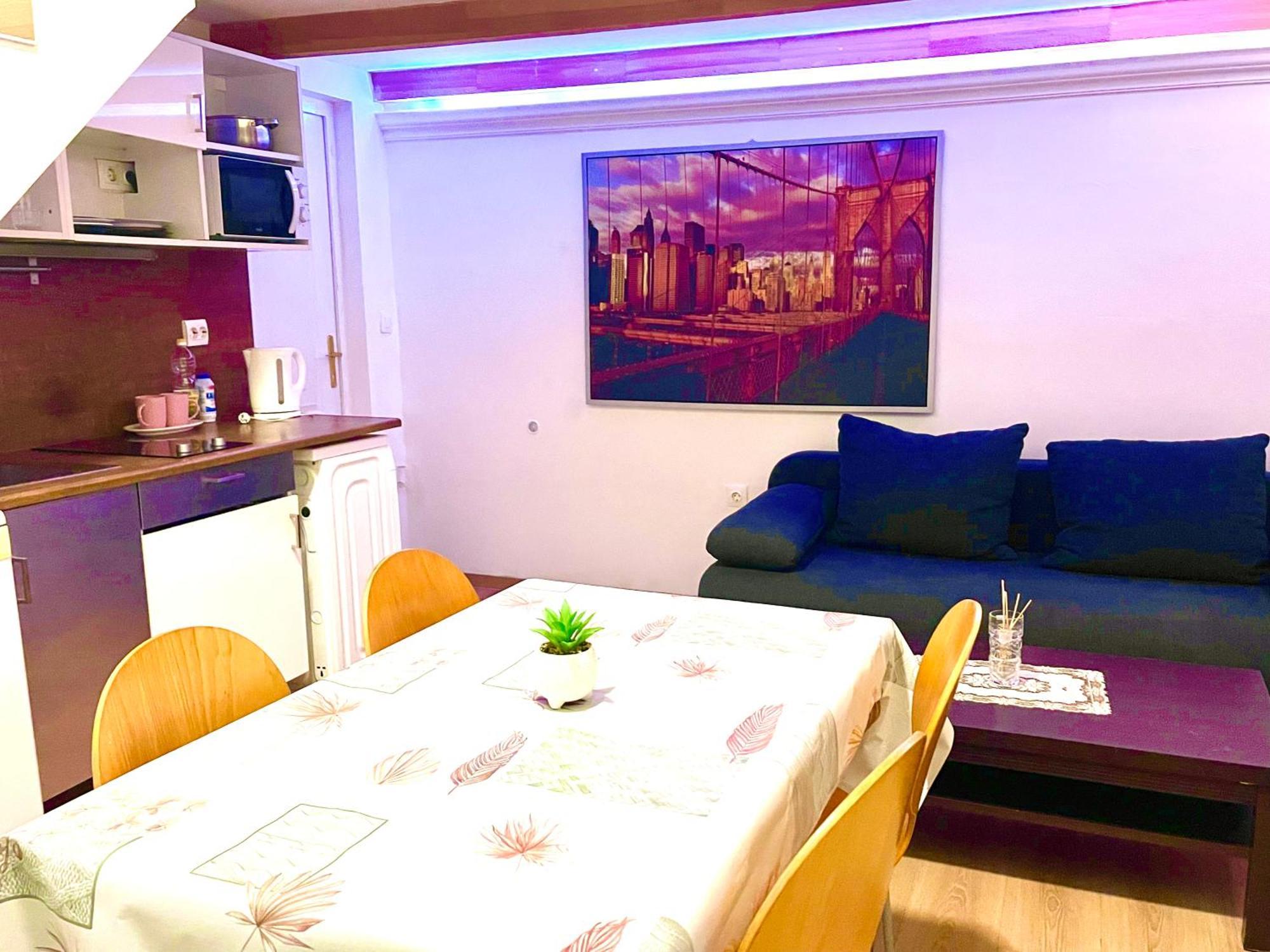 Lola Apartment Budapest Bagian luar foto
